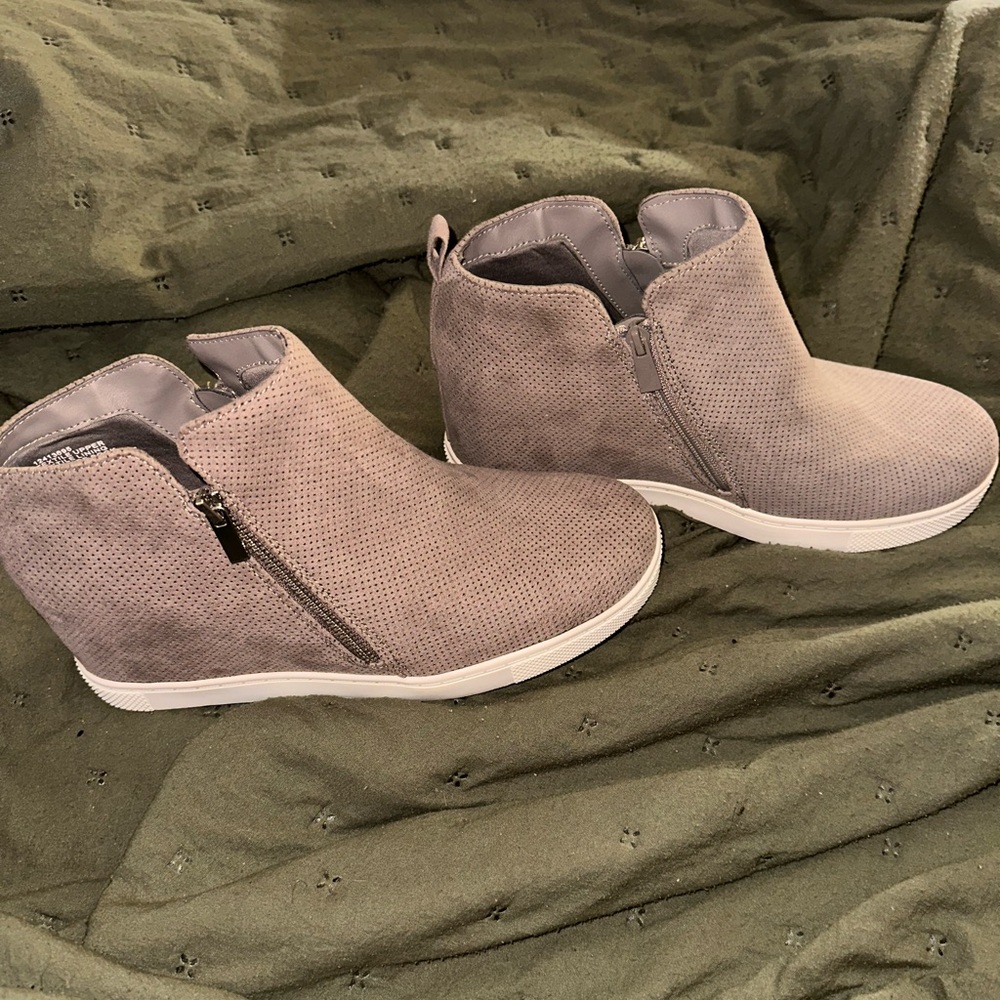 Torrid Grey Wedge Sneaker 13 W